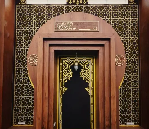 Cami iç mekânında ahşap işçiliği